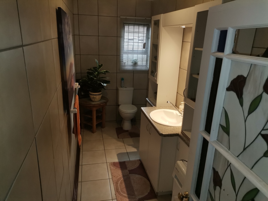3 Bedroom Property for Sale in Kwanonqaba Western Cape